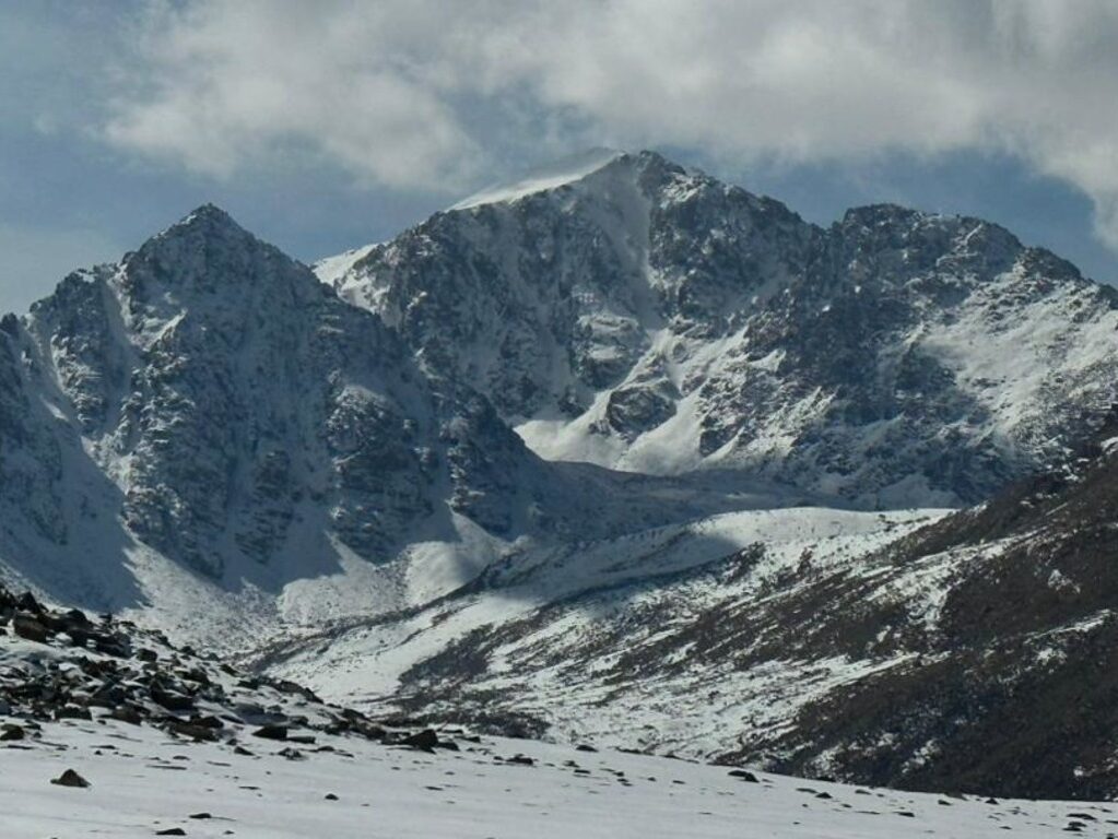 Tours Kyrgyzstan, Silk Road, Tours Central Asia, Horse riding tour, Kyrgyzstan, Trekking tour, Altyn Arashan, Issyk-Kul lake, Son-Kol lake