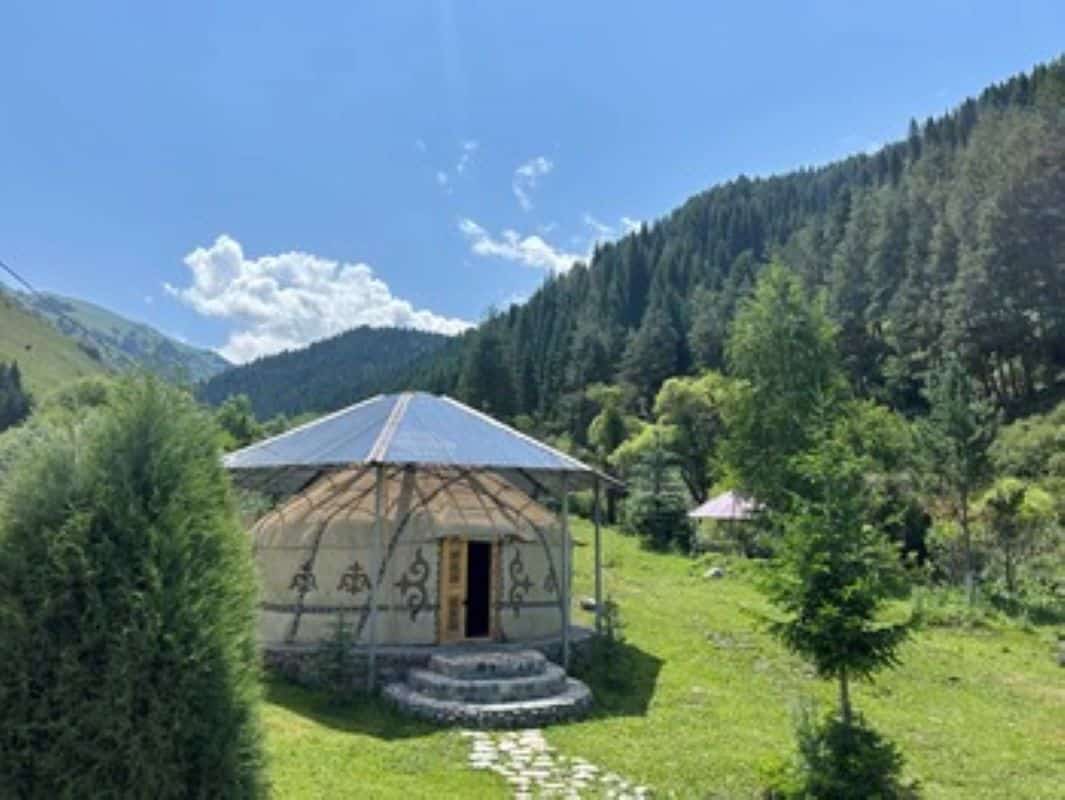 Tours Kyrgyzstan, Silk Road, Tours Central Asia, Horse riding tour, Kyrgyzstan, Trekking tour, Altyn Arashan, Issyk-Kul lake, Son-Kol lake