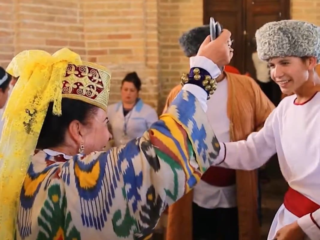 photo of uzbekistan-dance-